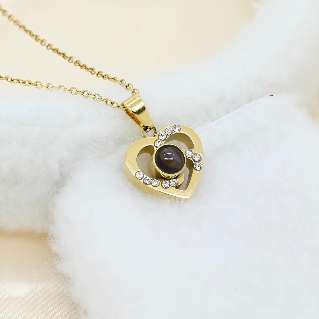 gold-photo-projection-heart-necklace-close-up