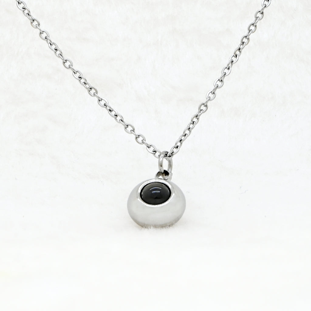 custom-photo-projection-circle-necklace-silver