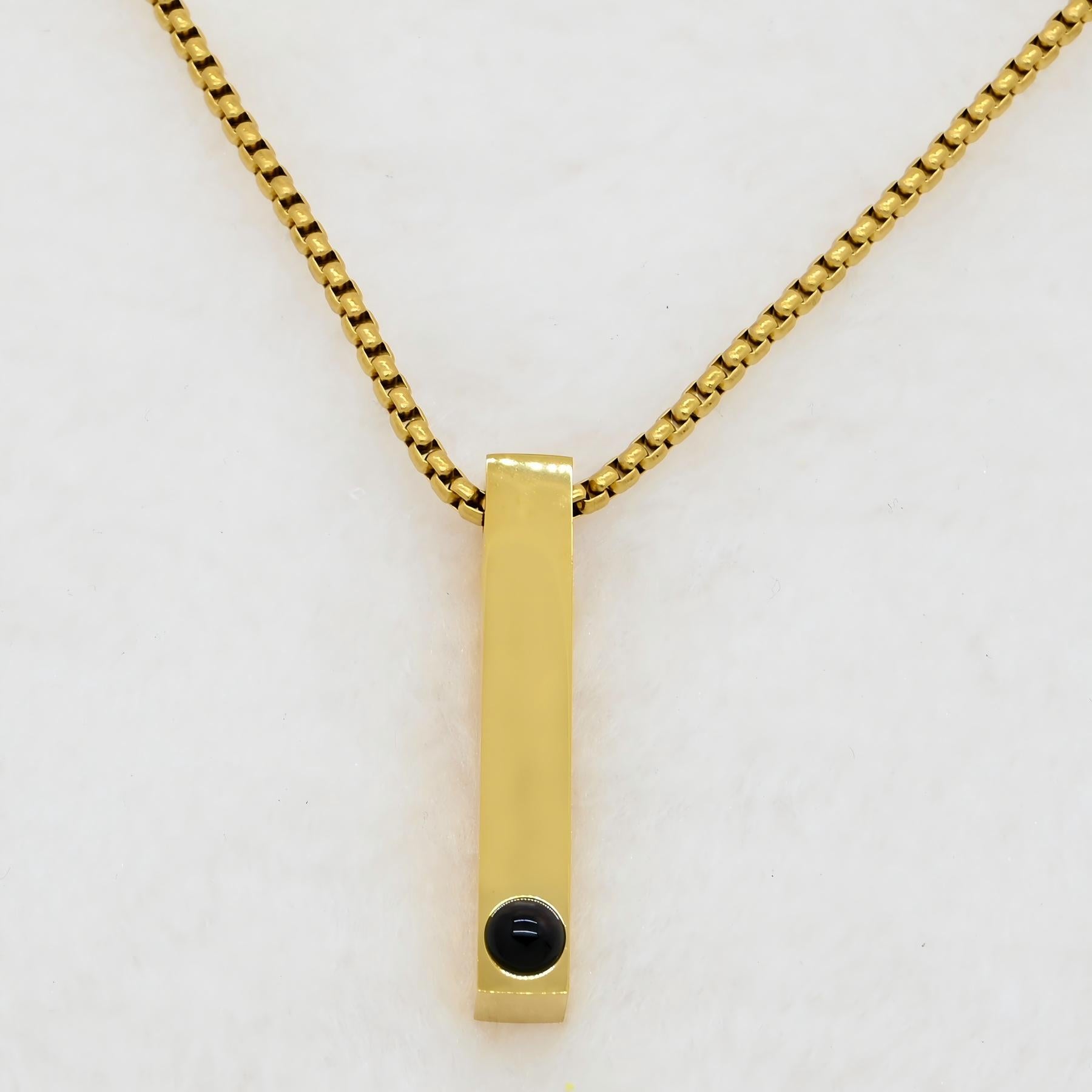 custom-photo-projection-bar-necklace-gold
