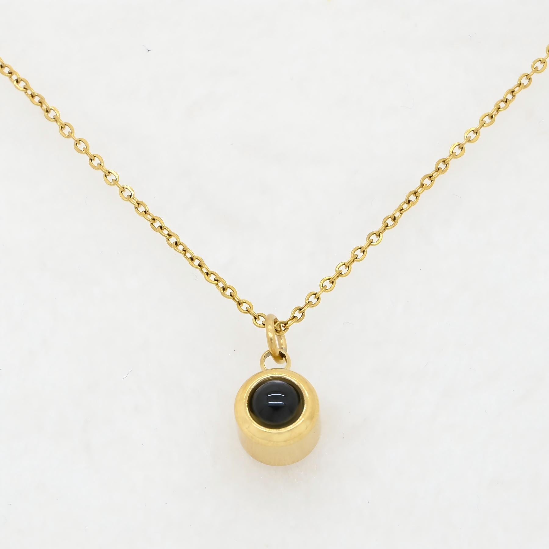 custom-photo-projection-small-circle-necklace-gold