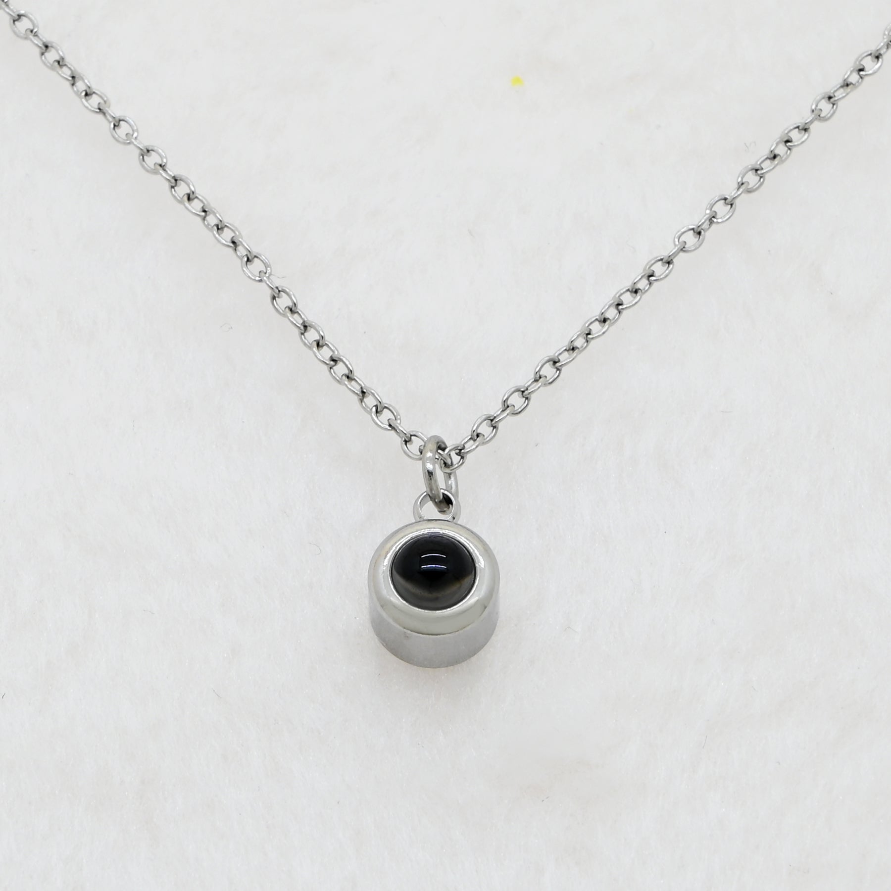 Minimalist Round Custom Photo Projection Necklace – Personalized Memorial Gift