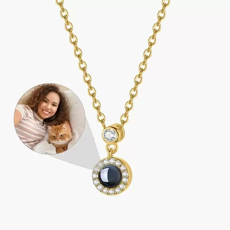 Custom Round Diamond Photo Projection Necklace – Classic Minimalist Memorial Gift