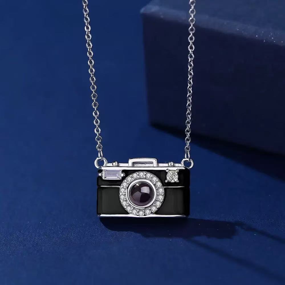 Custom Vintage Camera Photo Projection Necklace – Personalized Gift for Photography Lovers