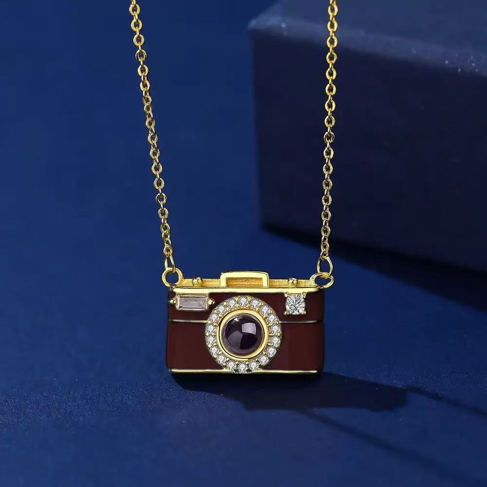Custom Vintage Camera Photo Projection Necklace – Personalized Gift for Photography Lovers