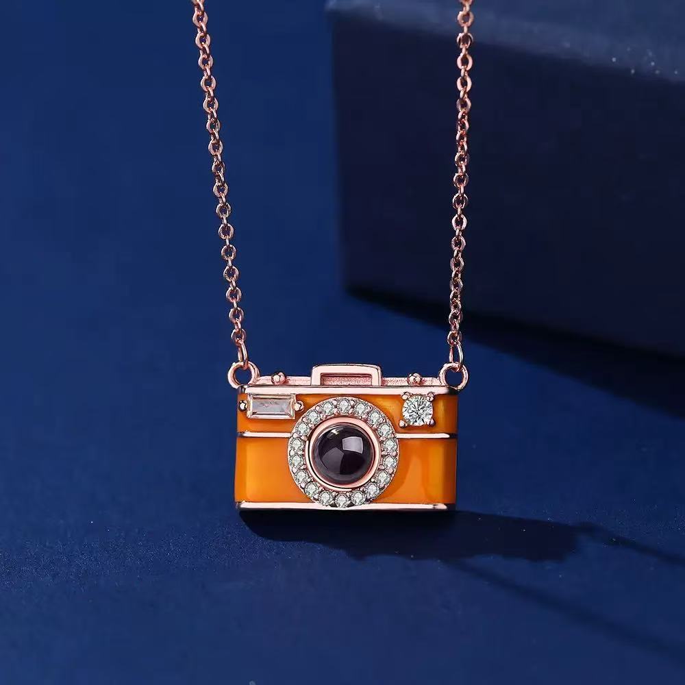 Custom Vintage Camera Photo Projection Necklace – Personalized Gift for Photography Lovers