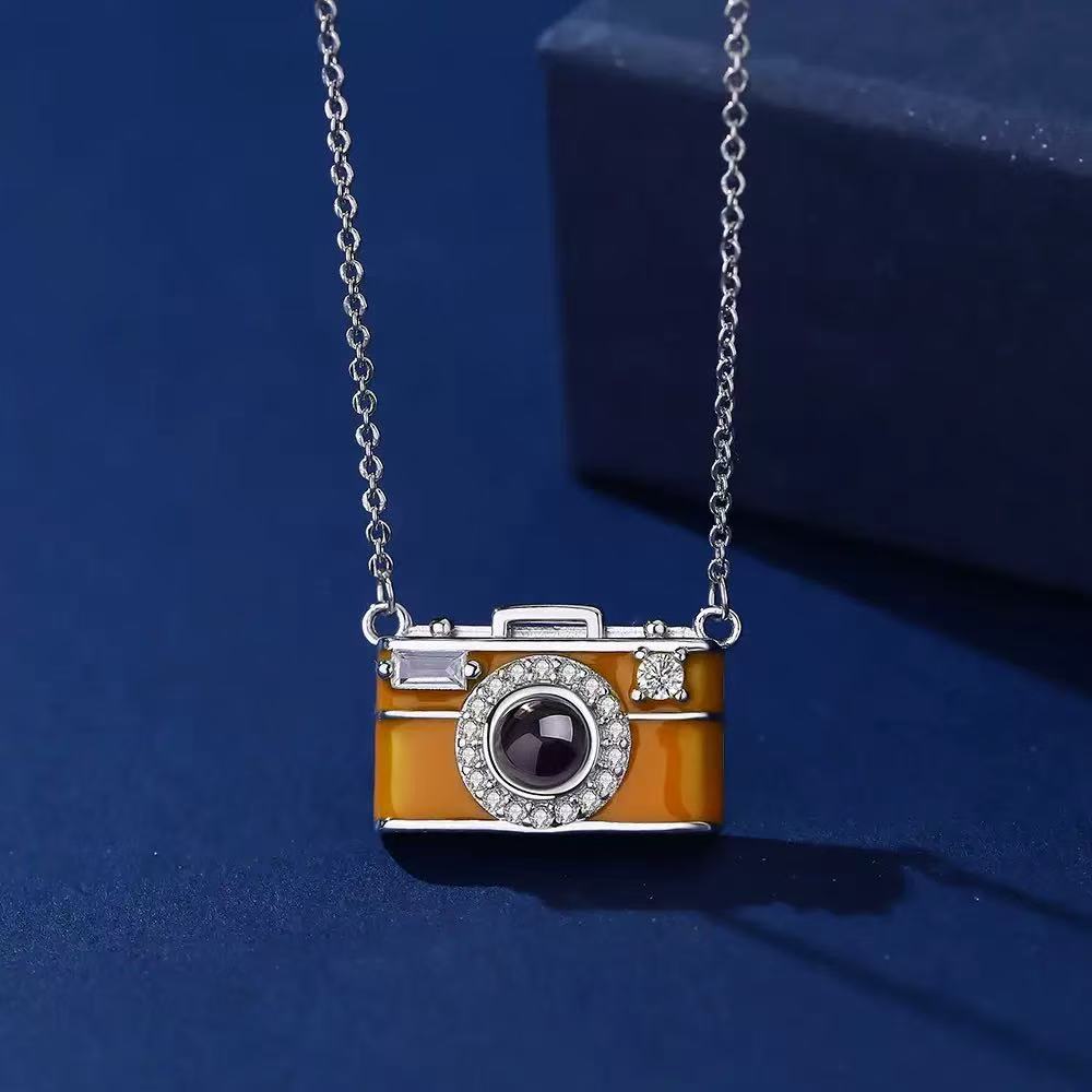 Custom Vintage Camera Photo Projection Necklace – Personalized Gift for Photography Lovers